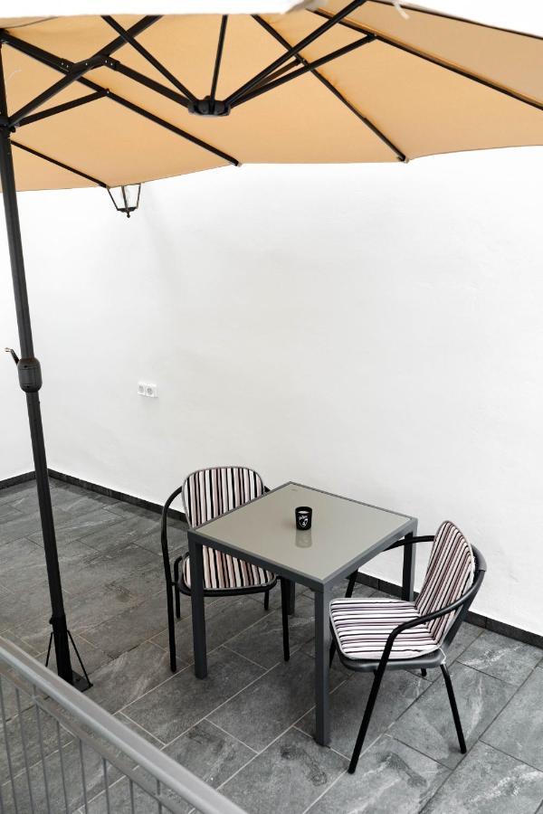 Larissa Railway &Metro Station Apartment Athen Exterior foto